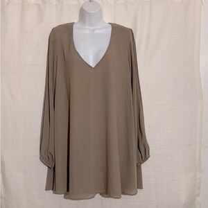 Show Me Your MuMu Taupe Top Tunic Size M